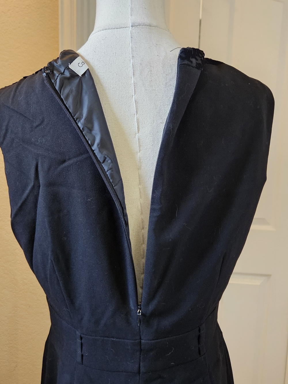 Calvin Klein Black Textured Fit & Flare Dress – Size 8 - Picture 10 of 11